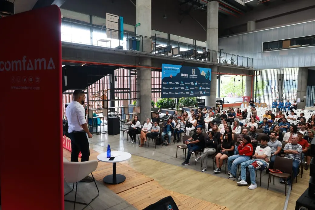 El auditorio del cierre del Lab de IA