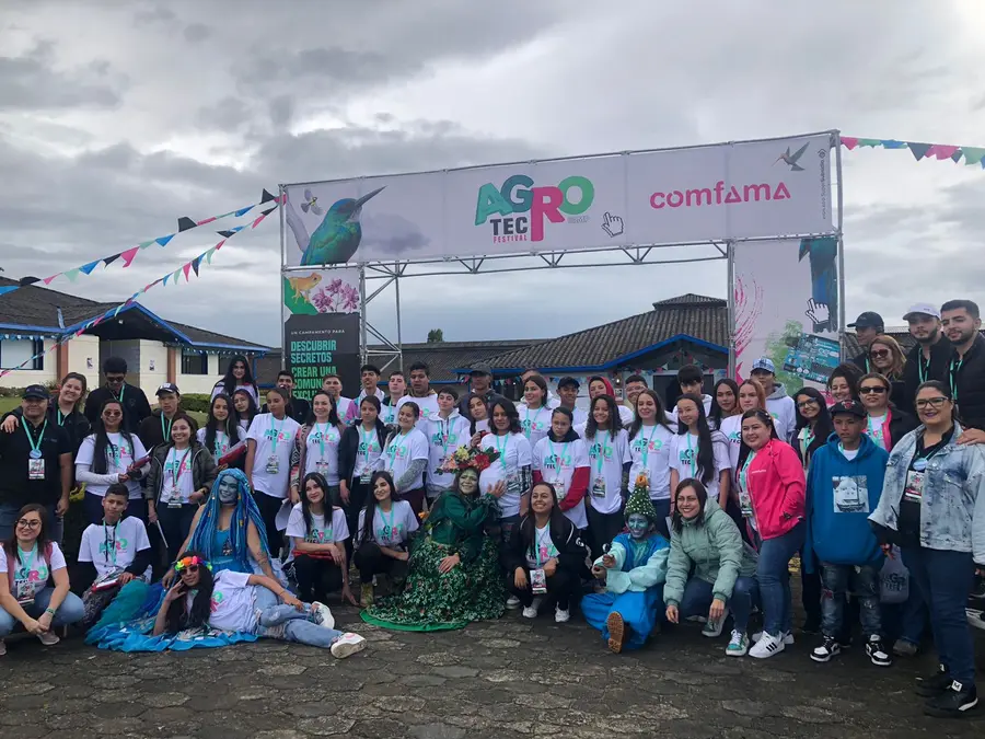 Jóvenes en el AgroTec Festival Camp