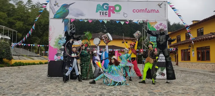 Jóvenes en el AgroTec Festival Camp