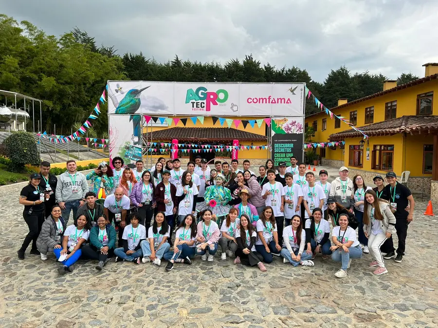 Jóvenes en el AgroTec Festival Camp