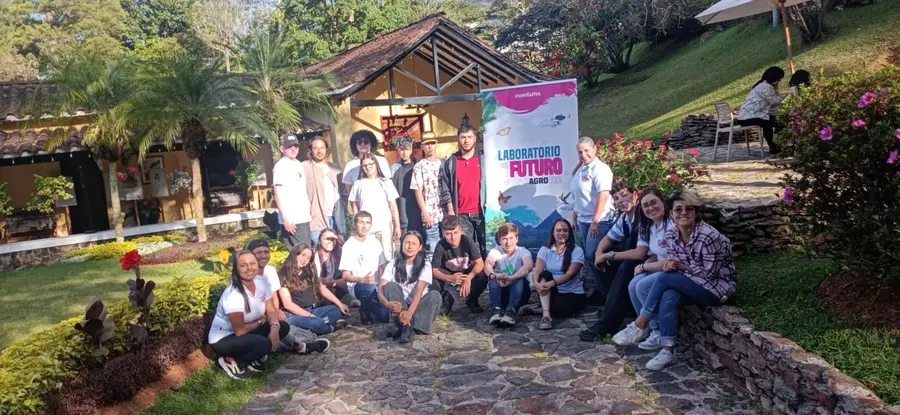 Jóvenes en el Laboratorio del Futuro de AgroTec