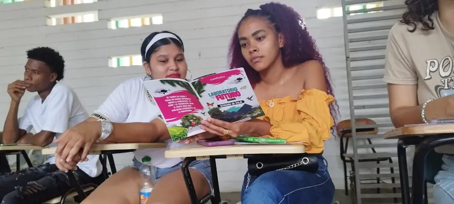 Jóvenes en el Laboratorio del Futuro de AgroTec