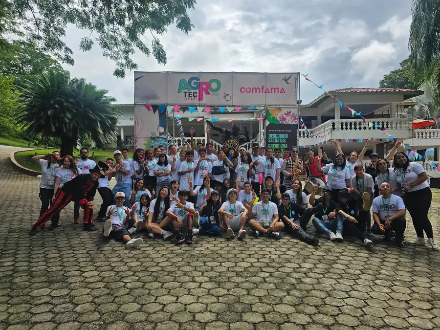 Jóvenes en el AgroTec Festival Camp