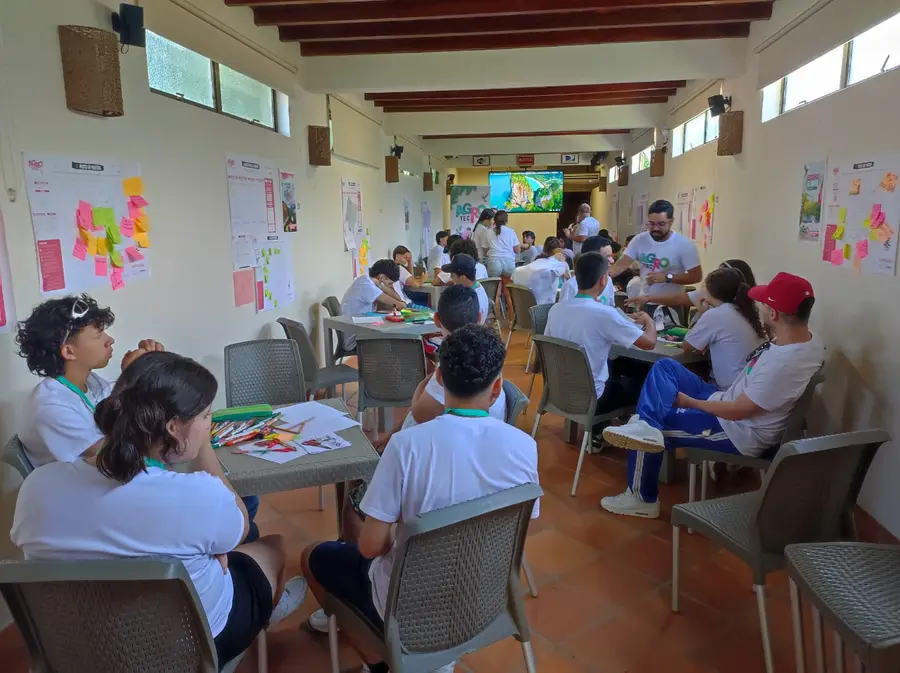 Jóvenes en el Laboratorio del Futuro de AgroTec