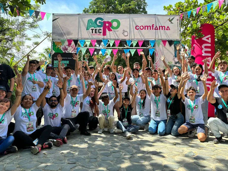 Jóvenes en el AgroTec Festival Camp